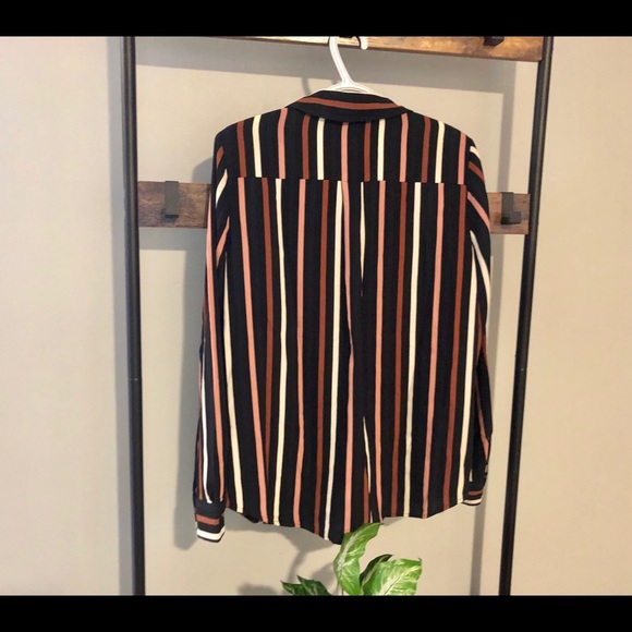 NWOT! | Halogen | Vertical Striped Blouse | Size:M - Picture 3 of 10